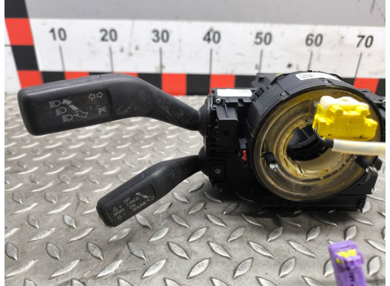 Переключатель подрулевой (стрекоза) к Volkswagen Passat, 2008г.