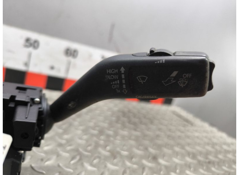 Переключатель подрулевой (стрекоза) к Volkswagen Passat, 2008г.