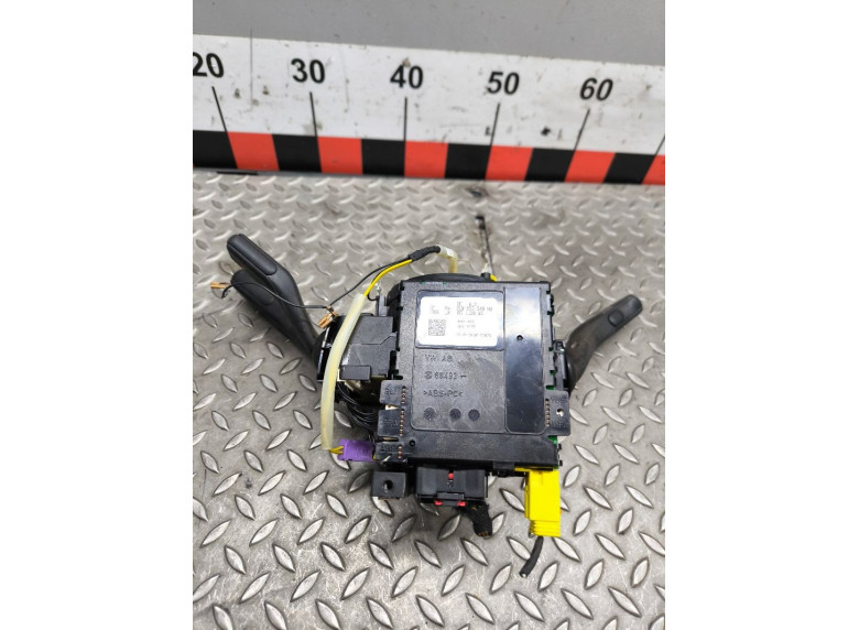 Переключатель подрулевой (стрекоза) к Volkswagen Passat, 2008г.