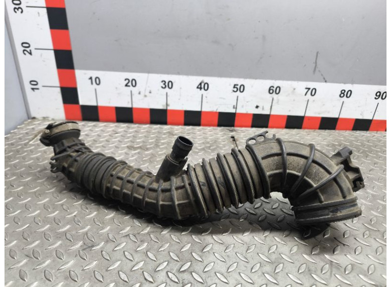 Патрубок турбины к Volkswagen Transporter, 2011г.