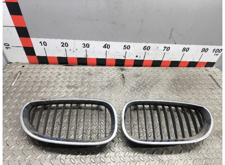 Решетка капота к BMW 5 E60/E61, 2004г.