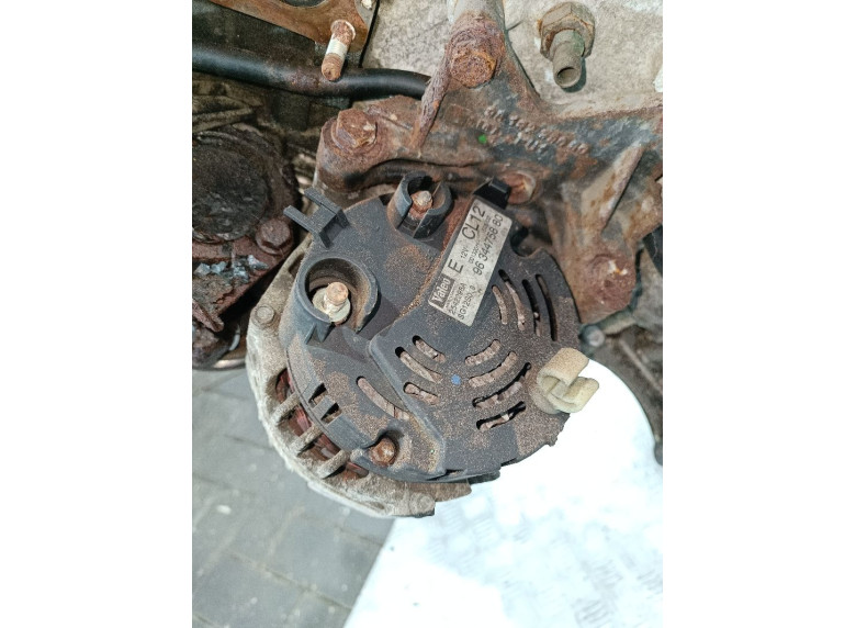 Генератор к Renault Espace, 2000г.