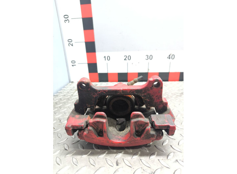 Суппорт передний правый к Volkswagen Golf GTI, 2010г.