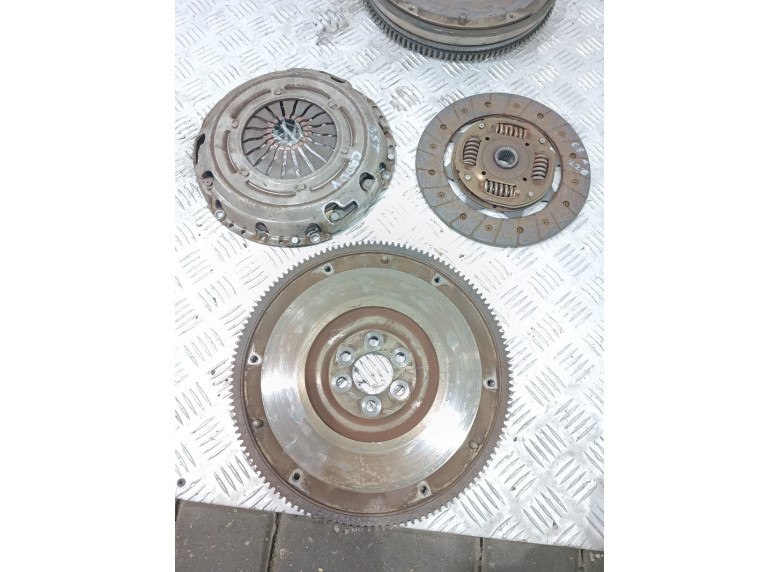 Комплект сцепления к Volkswagen Caddy, 1998г.