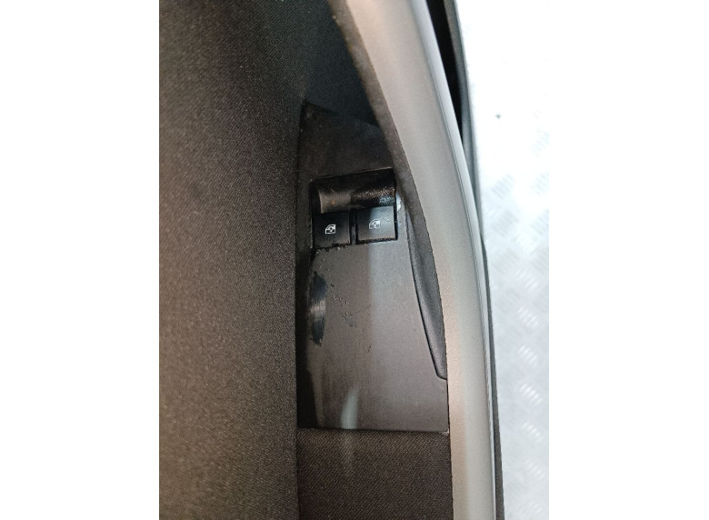 Блок управления стеклоподъемниками к Opel Astra, 2012г.