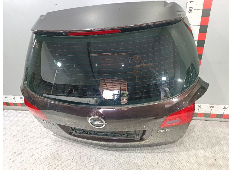 Фонарь крышки багажника правый к Opel Astra, 2011г.
