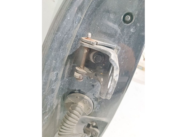 Петля двери передней правой к Citroen DS3, 2011г.