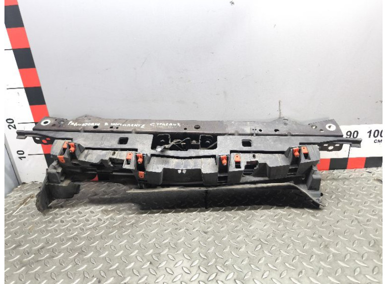 Рамка капота к Opel Astra, 2011г.