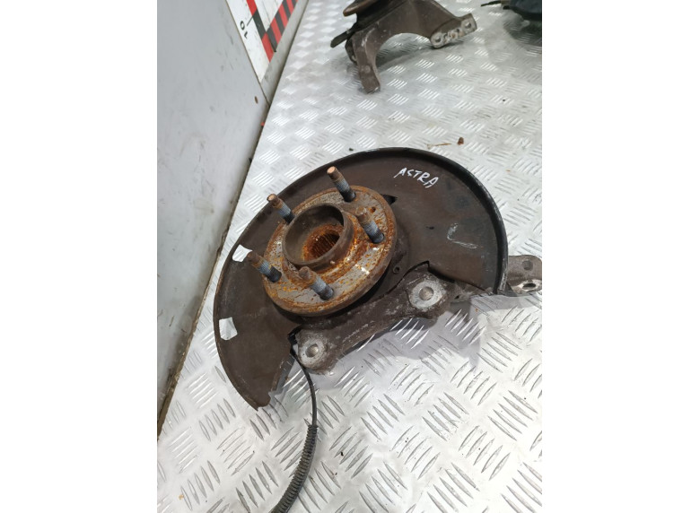 Ступица передняя правая к Opel Astra, 2011г.