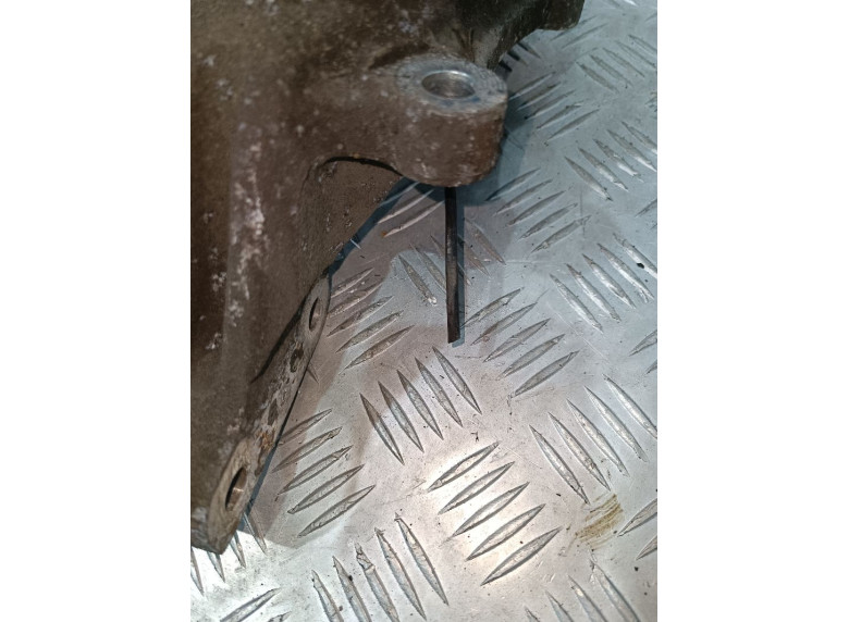 Ступица передняя левая к Opel Vectra, 2004г.