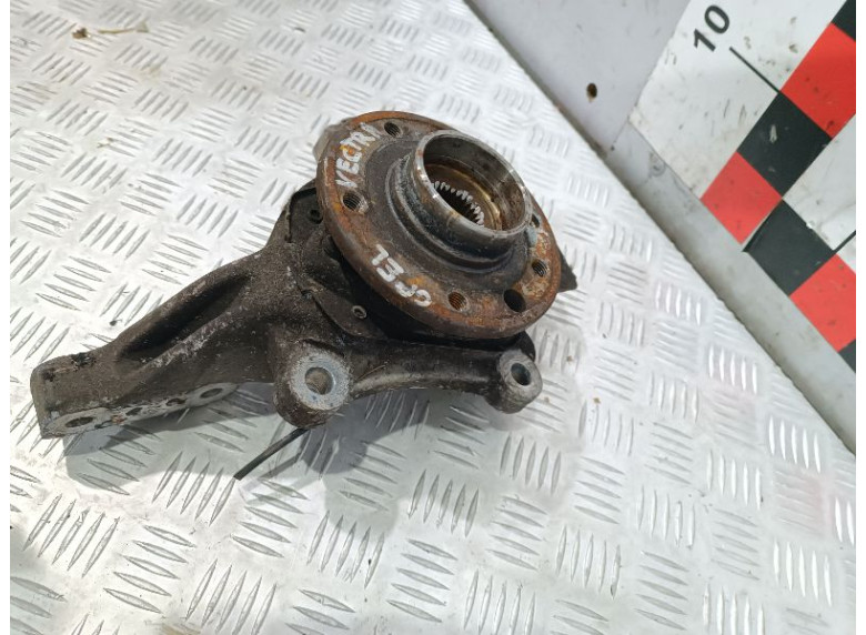 Ступица передняя левая к Opel Vectra, 2004г.