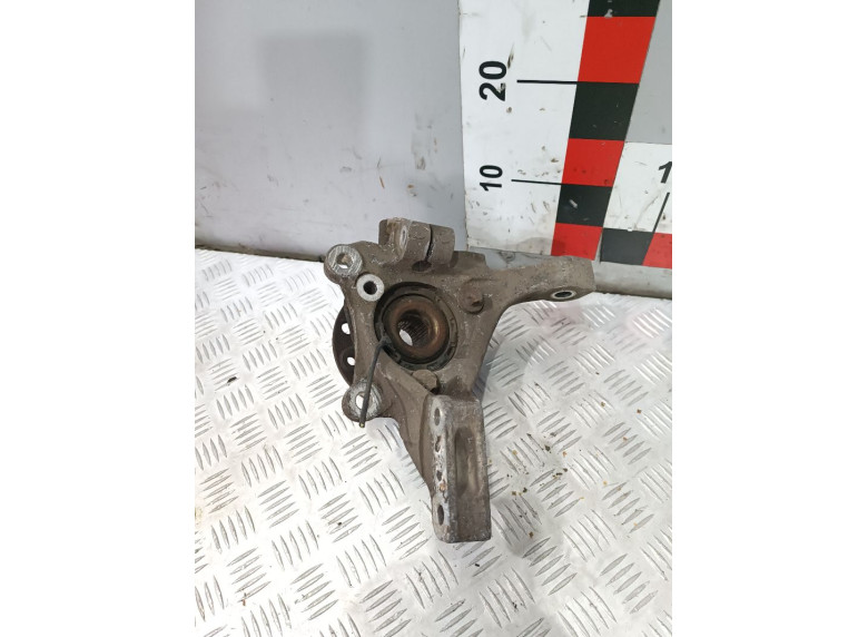 Ступица передняя левая к Opel Vectra, 2004г.