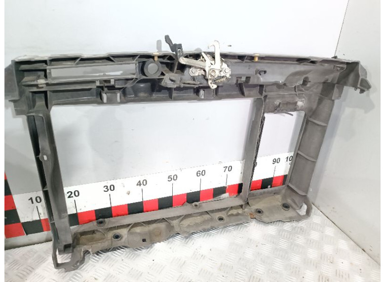 Передняя панель крепления облицовки (телевизор) к Citroen DS3, 2011г.