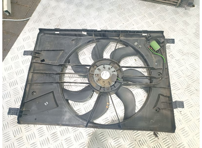 Вентилятор радиатора к Opel Astra, 2011г.