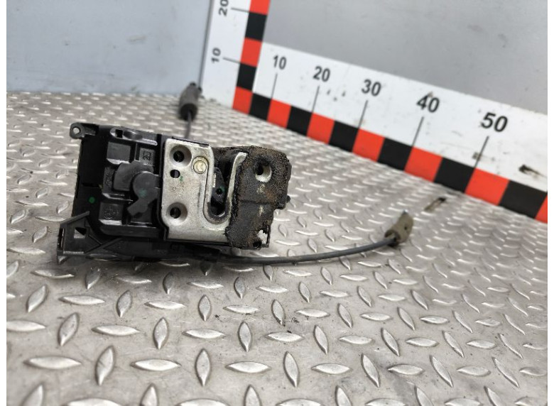 Замок двери передней правой к Renault Scenic, 2011г.