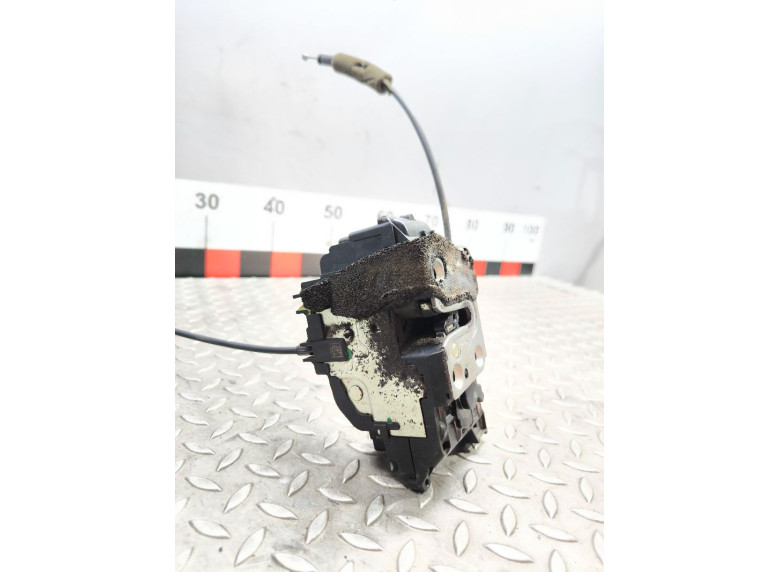 Замок двери передней правой к Renault Scenic, 2011г.
