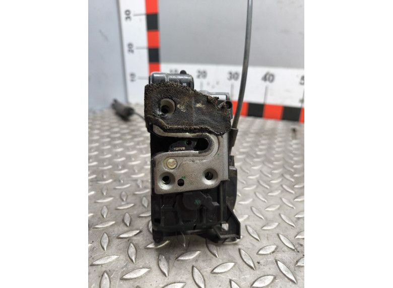 Замок двери передней правой к Renault Scenic, 2011г.