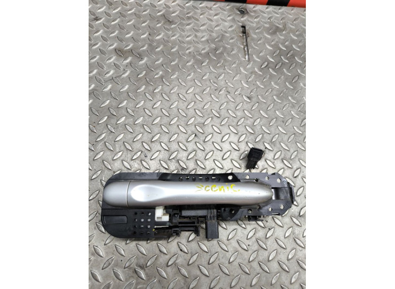 Ручка наружная передняя правая к Renault Scenic, 2011г.