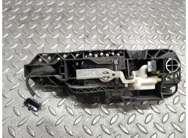 Ручка наружная передняя правая к Renault Scenic, 2011г.