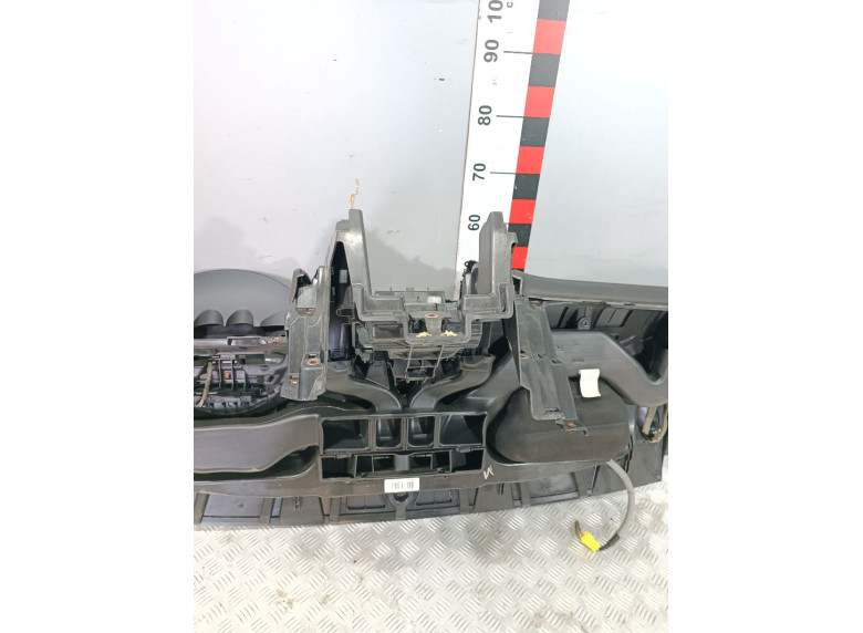 Панель передняя салона (торпедо) к Opel Astra, 2011г.