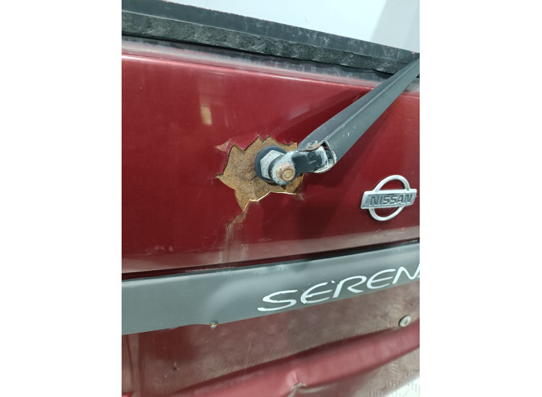 Моторчик заднего стеклоочистителя (дворника) к Nissan Serena, 1998г.