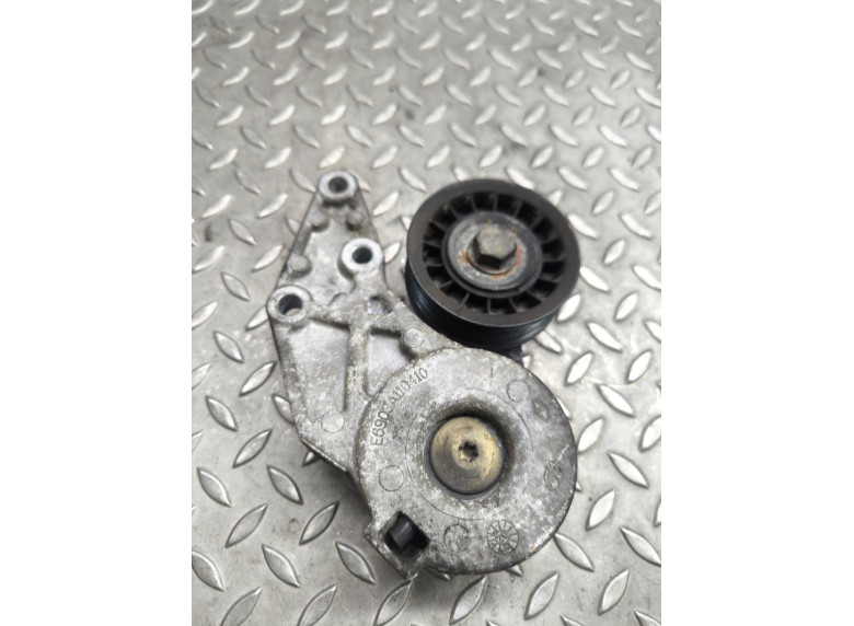 Натяжитель ремня генератора к Volkswagen Golf, 2000г.