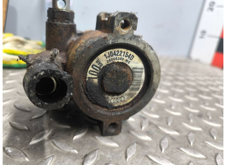 Насос гидроусилителя руля к Volkswagen Golf, 2000г.