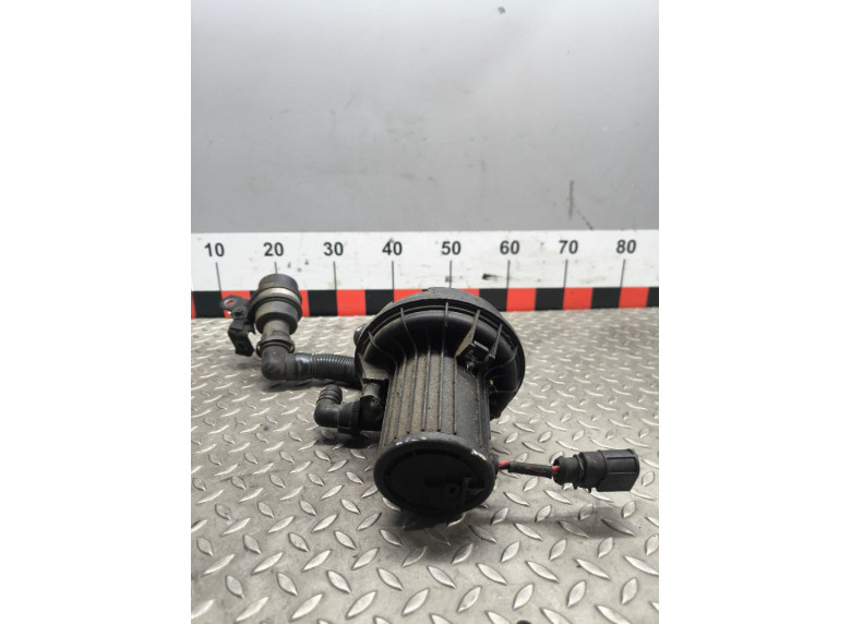 Насос продувки катализатора к Volkswagen Golf, 2000г.