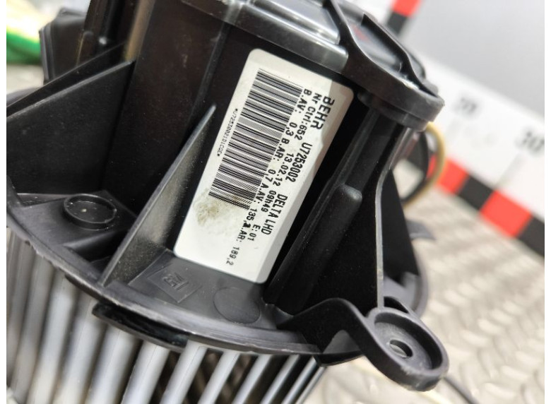 Моторчик печки к Opel Astra, 2012г.