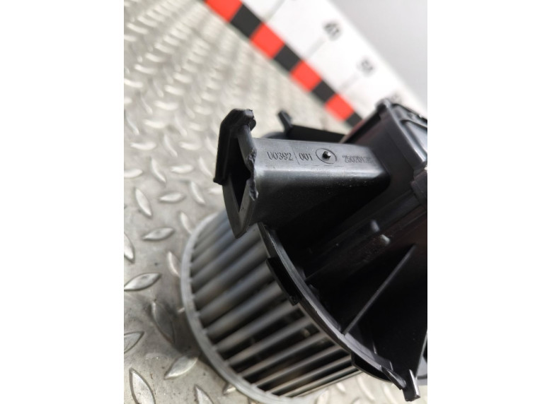 Моторчик печки к Opel Astra, 2012г.