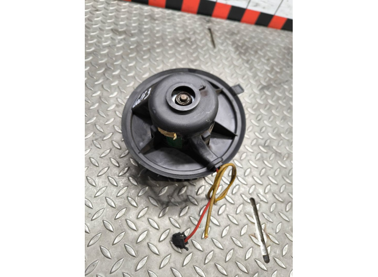 Моторчик печки к Volkswagen Golf, 1995г.