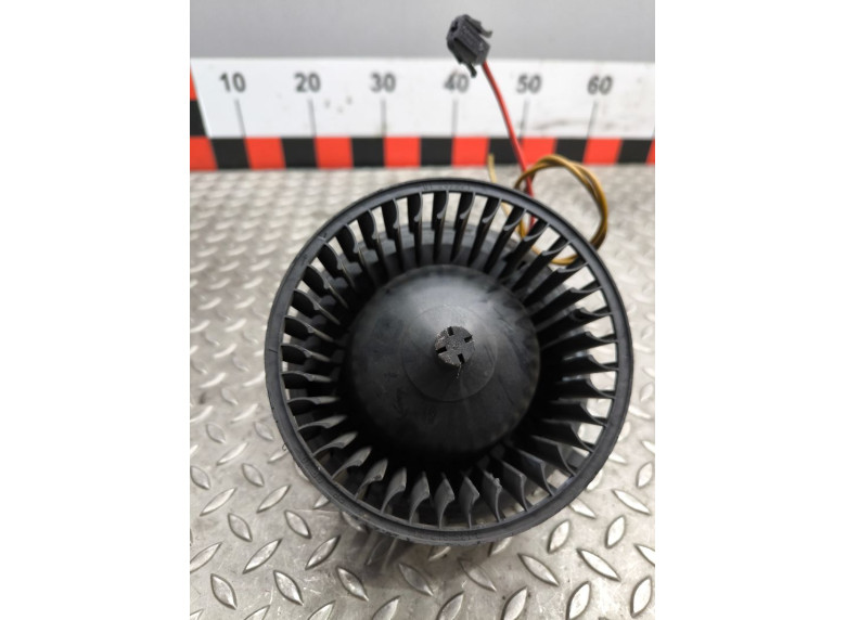 Моторчик печки к Volkswagen Golf, 1995г.