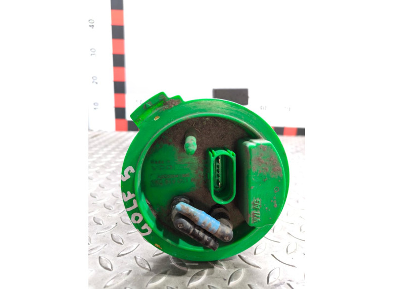 Насос топливный к Volkswagen Golf, 2005г.