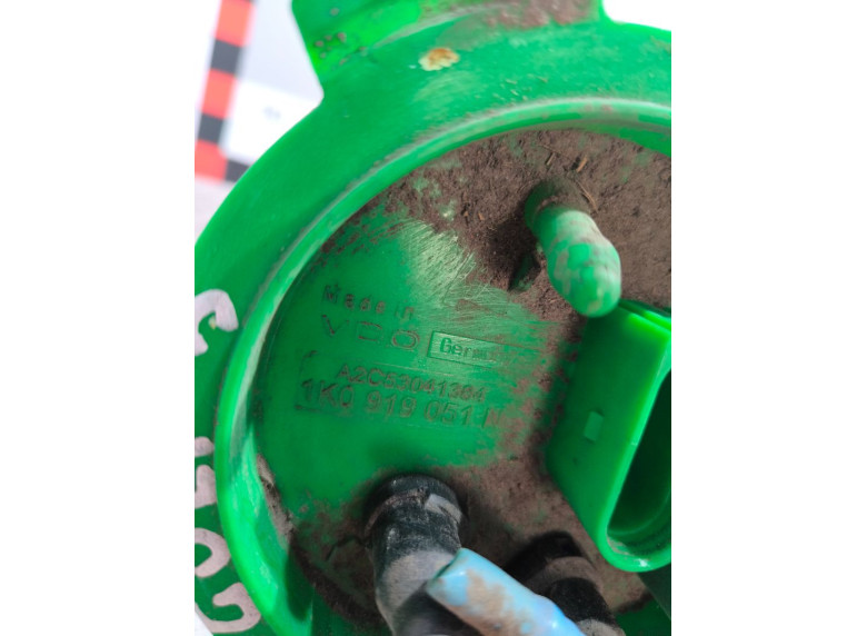 Насос топливный к Volkswagen Golf, 2005г.