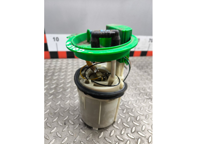 Насос топливный к Volkswagen Golf, 2005г.