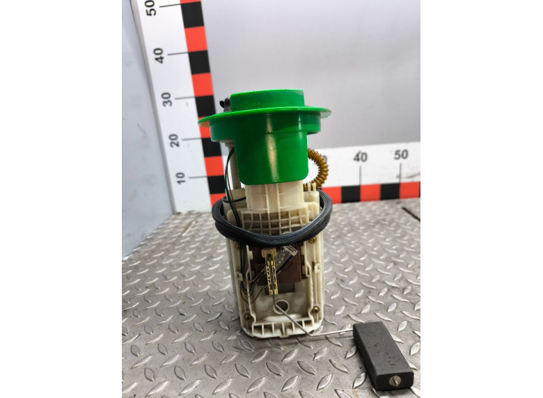 Насос топливный к Volkswagen Golf, 2005г.