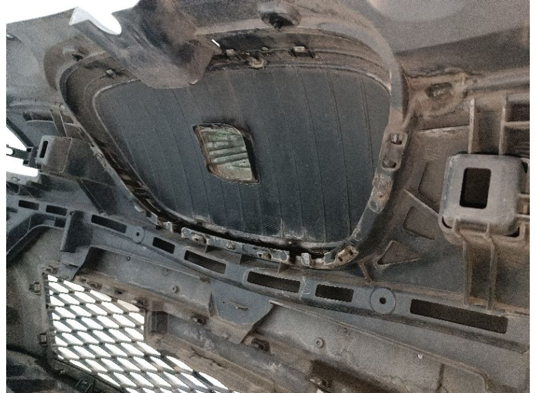 Решетка радиатора к Seat Leon, 2011г.