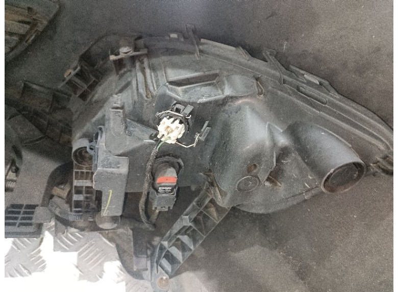 Фара противотуманная правая к Opel Astra, 2011г.