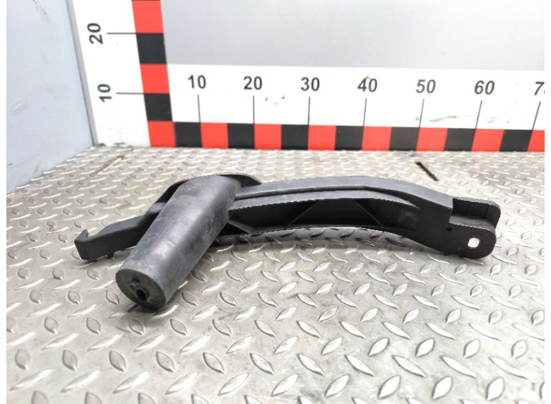 Кронштейн крепления бампера переднего к Volkswagen Golf, 2007г.