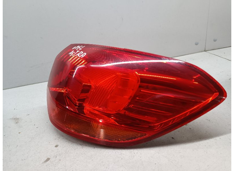 Фонарь задний правый к Opel Astra, 2012г.