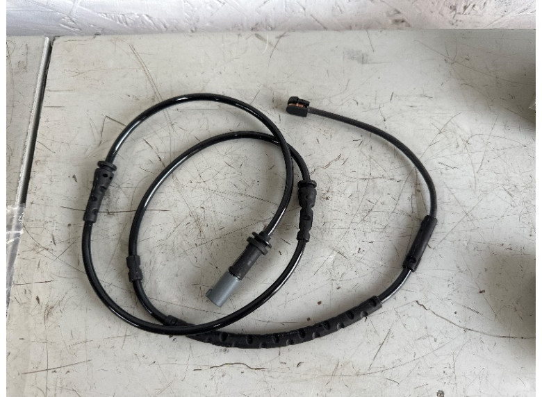 Датчик износа тормозных колодок передний к BMW 5 E60/E61, 2006г.