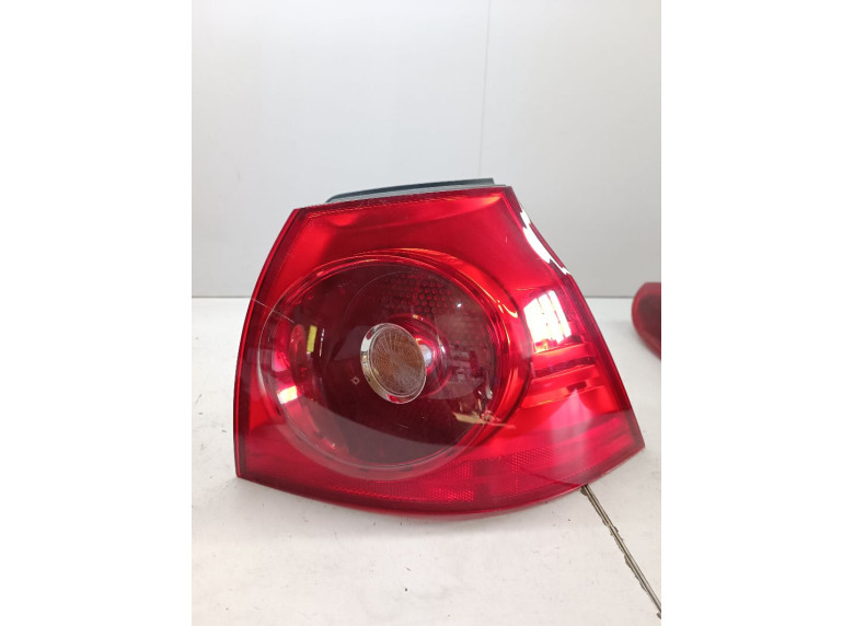 Фонарь задний правый к Volkswagen Golf, 2007г.