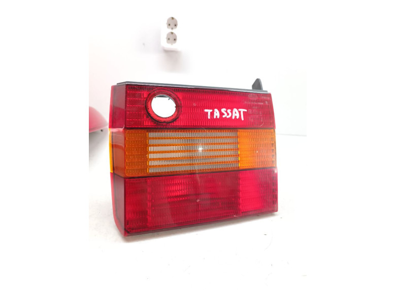 Фонарь крышки багажника правый к Volkswagen Passat, 1994г.