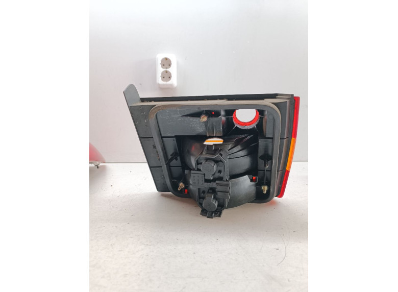 Фонарь крышки багажника правый к Volkswagen Passat, 1994г.