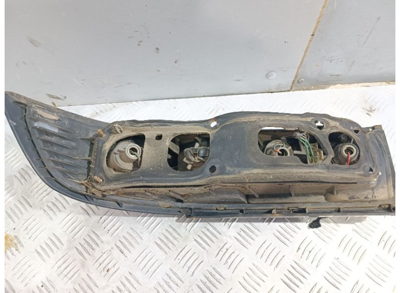 Фонарь задний левый к Фонарь задний левый к Mazda 323F undefined г. 323F