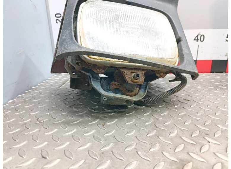 Фара правая к Фара правая к Mazda 323F undefined г. 323F