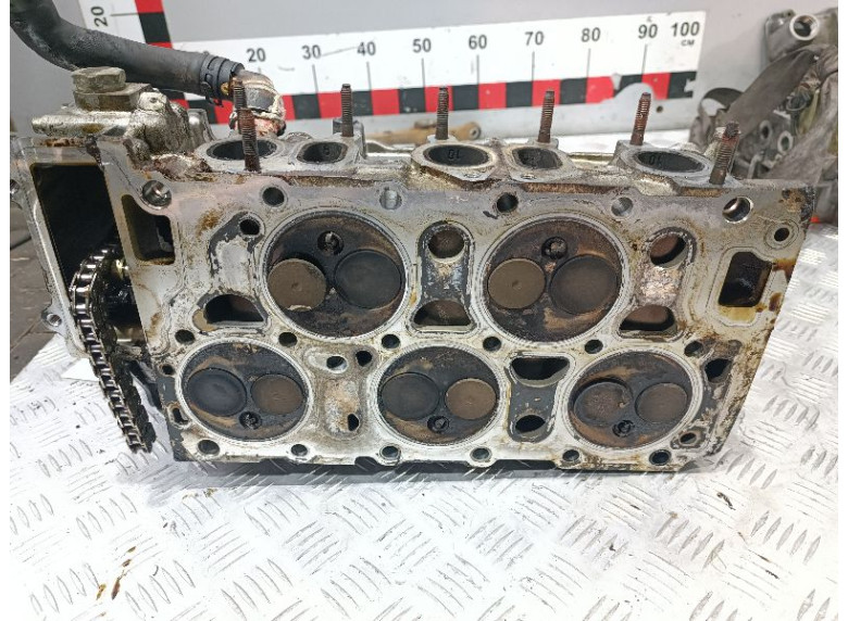 Головка блока цилиндров к Volkswagen Golf, 2002г.