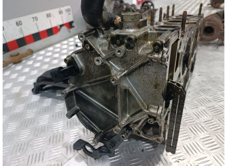 Головка блока цилиндров к Volkswagen Golf, 2002г.