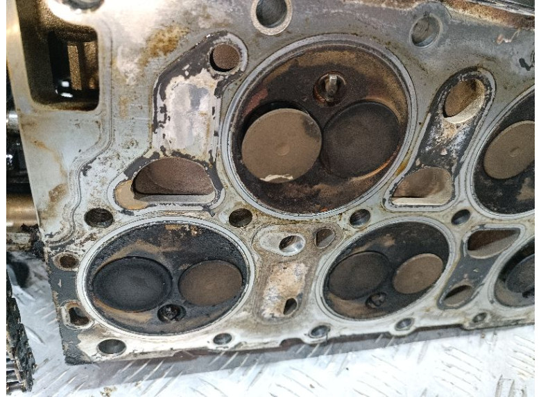 Головка блока цилиндров к Volkswagen Golf, 2002г.