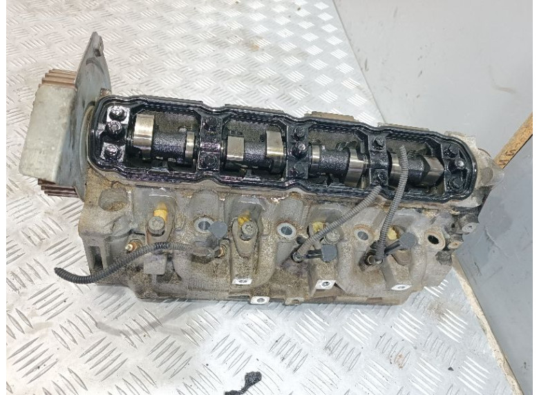 Головка блока цилиндров к Volvo V40, 2002г.